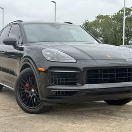 2023 Porsche cayenne gts