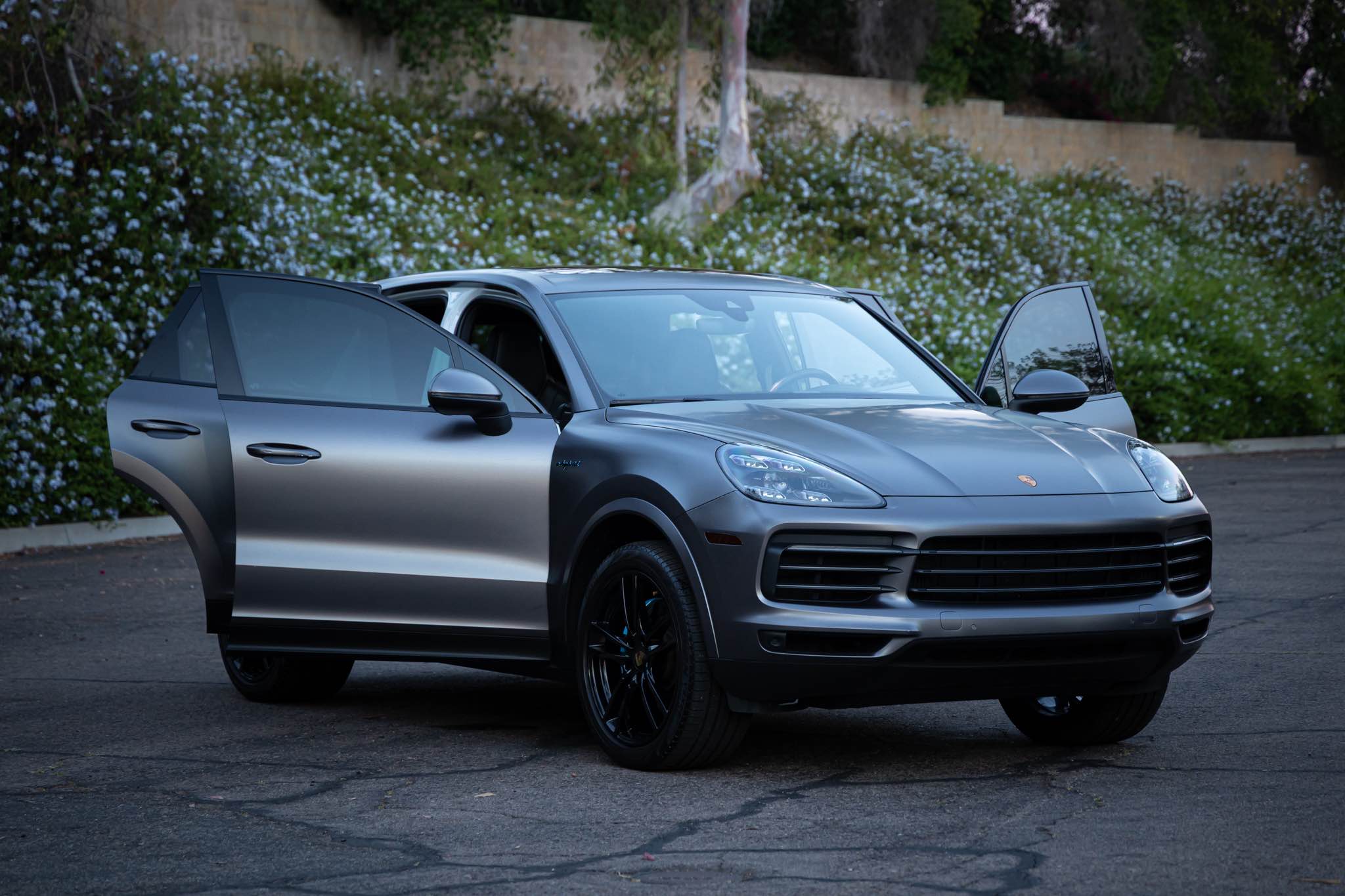 2022 Porsche Cayenne - E-Hybrid Platinum Edition Sport Utility 4D