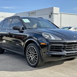 2023 Porsche Cayenne  \ud83e\udd18 44585 Miles