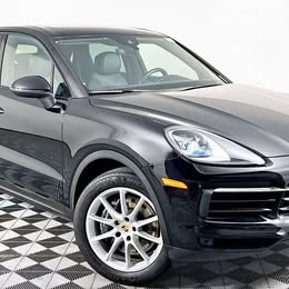 2023 Porsche Cayenne BASE   Miles