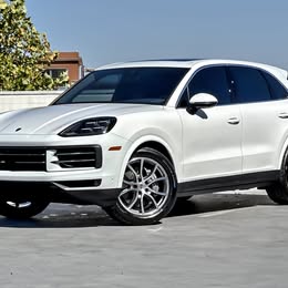 2024 Porsche Cayenne Cayenne (AWD)  13649 Miles
