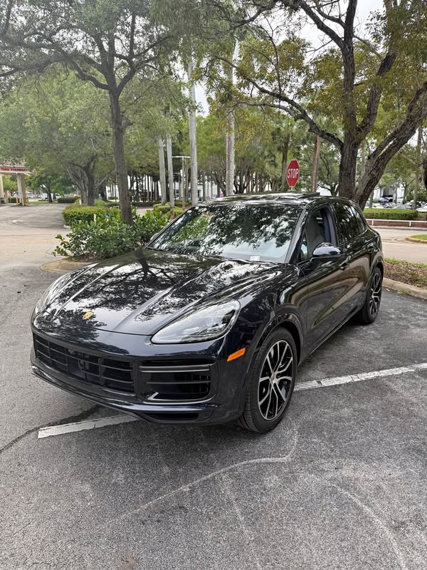 2022 Porsche Cayenne - Turbo Sport Utility 4D