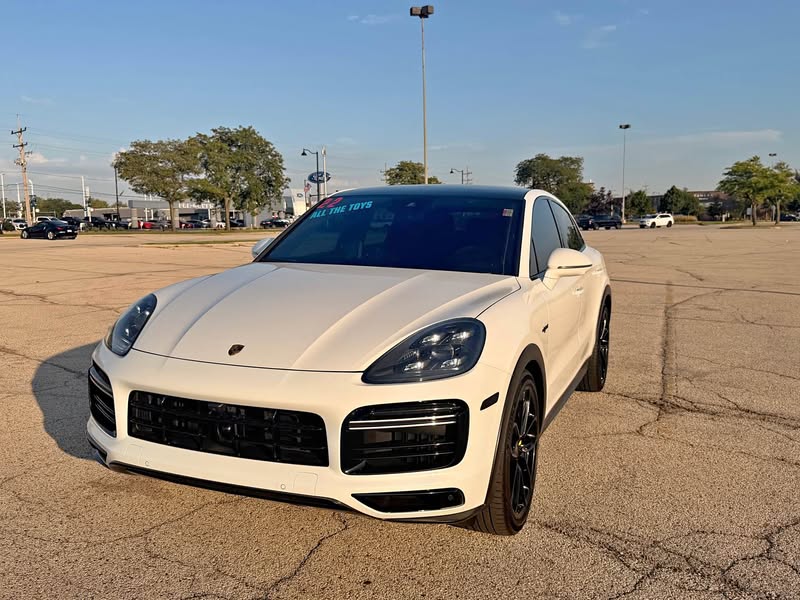 2022 Porsche Porsche Cayenne Coupe - Turbo S E-Hybrid Sport Utility 4D