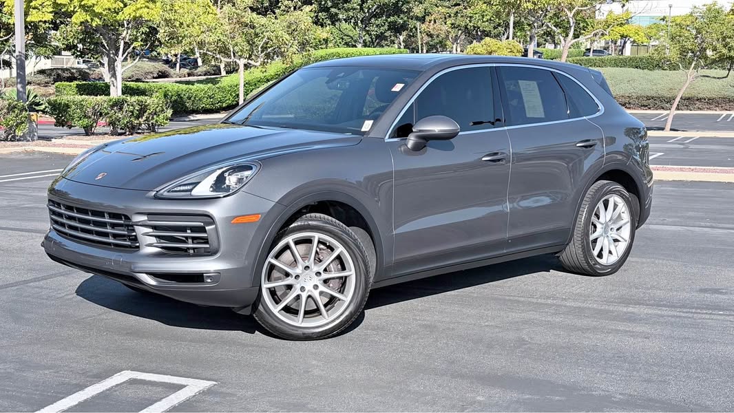 2023 Porsche Cayenne Platinum Edition