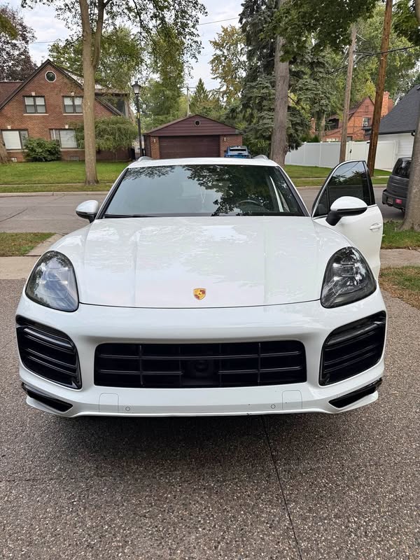 2022 Porsche Cayenne - Sport Utility 4D
