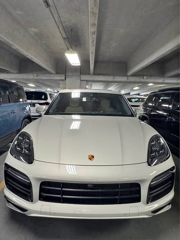 2022 Porsche Cayenne - GTS Sport Utility 4D
