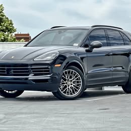2023 Porsche Cayenne Platinum Edition  42146 Miles