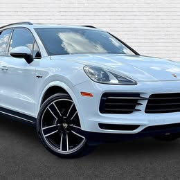 2023 Porsche CAYENNE E-HYBRID