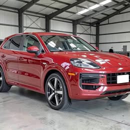 2024 Porsche Cayenne Base  27863 Miles
