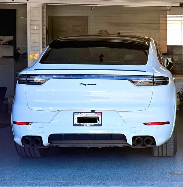 2023 Porsche Porsche Cayenne Coupe - E-Hybrid Platinum Edition Sport Utility 4D