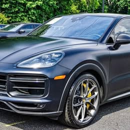 2023 Porsche CAYENNE COUPE GT AWD 4.0L V8 ENGINE 631 HP (CLEAN CARFAX!! HEATED AND COOLED SEATS!! FASTEST SUV IN THE WORLD!!)