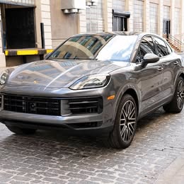 2025 Porsche Cayenne - Turbo S E-Hybrid Sport Utility 4D