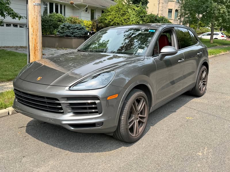2022 Porsche Cayenne - Sport Utility 4D