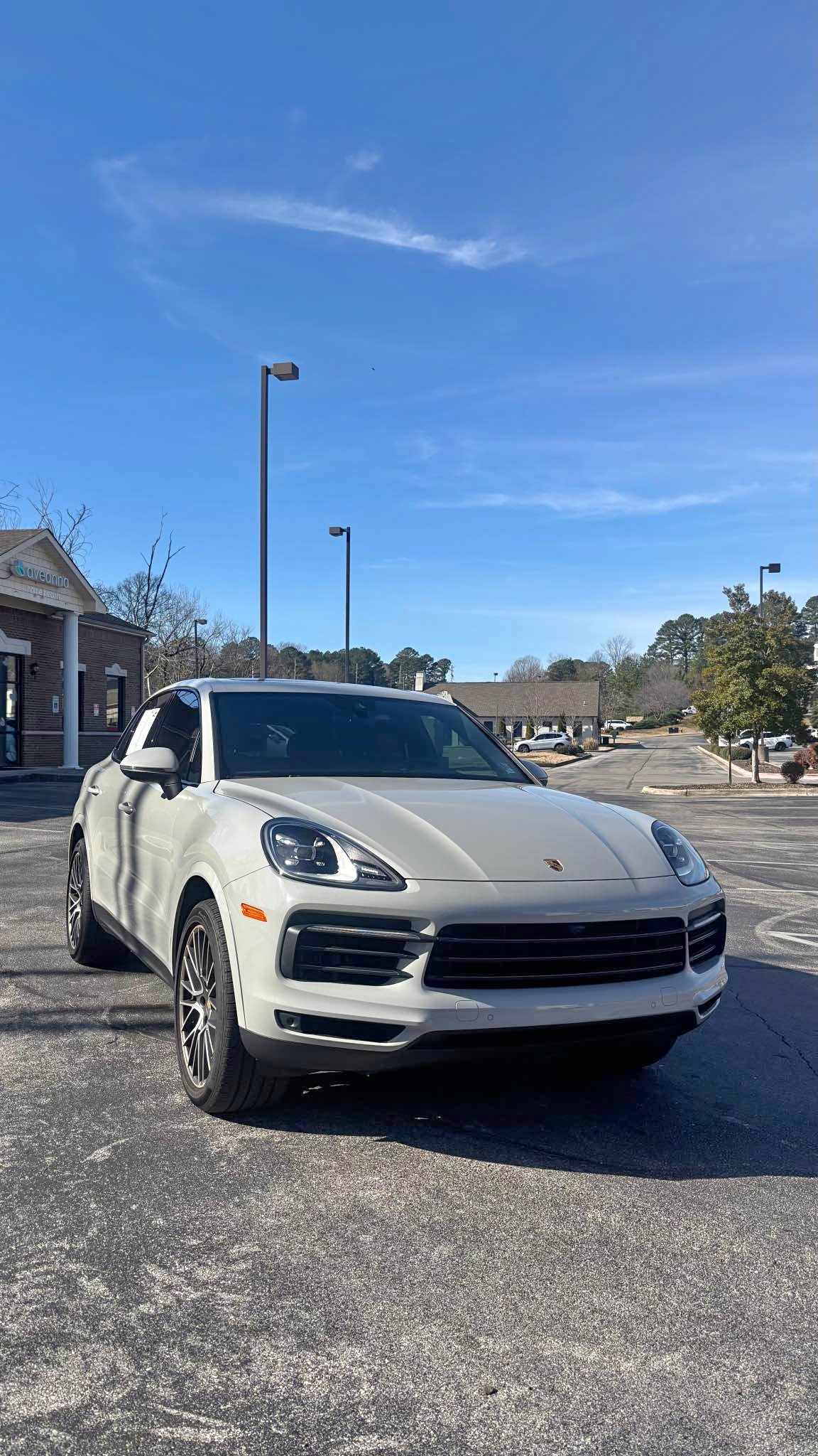 2023 Porsche Cayenne - Base