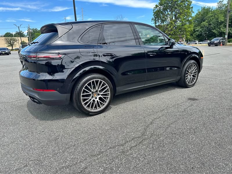 2023 Porsche Cayenne - Platinum Edition Sport Utility 4D