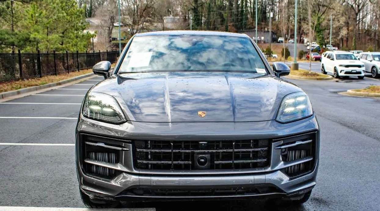 2025 Porsche Porsche Cayenne Coupe - GTS Sport Utility 4D