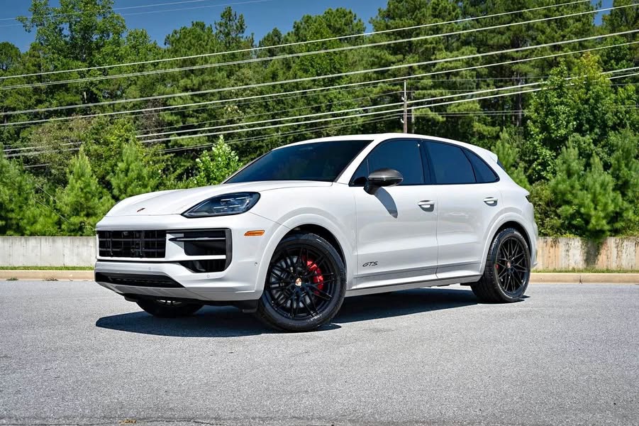 2023 Porsche Cayenne - GTS