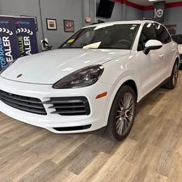 2023 Porsche Cayenne Platinum Edition