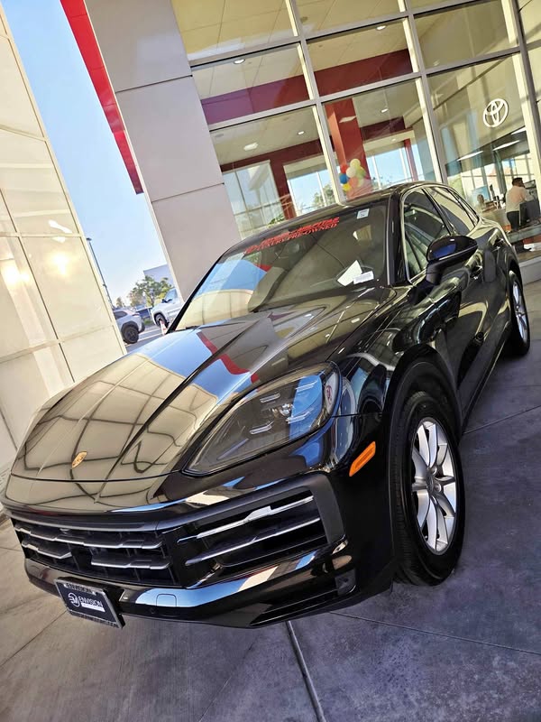 2024 Porsche Cayenne - S Platinum Edition Sport Utility 4D
