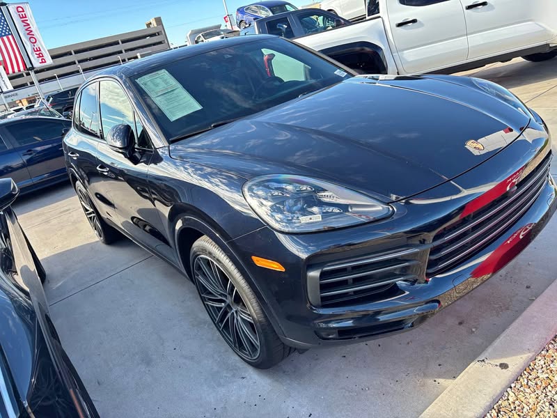 2022 Porsche Cayenne - AWD