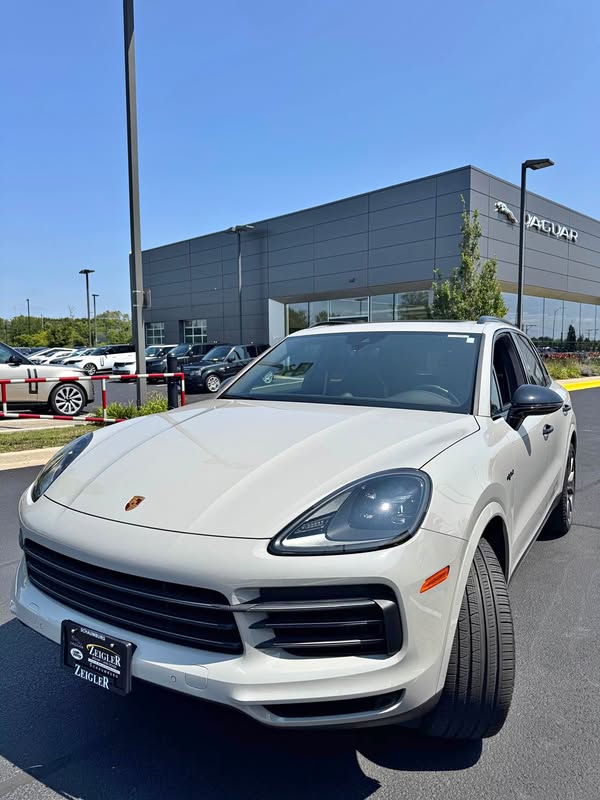 2023 Porsche Cayenne - S E-Hybrid Platinum Edition Sport Utility 4D