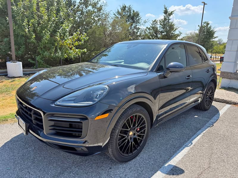 2022 Porsche Cayenne GTS Sport Utility 4D
