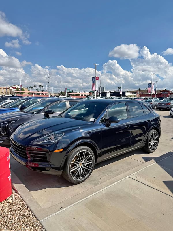 2022 Porsche Cayenne - Sport Utility 4D