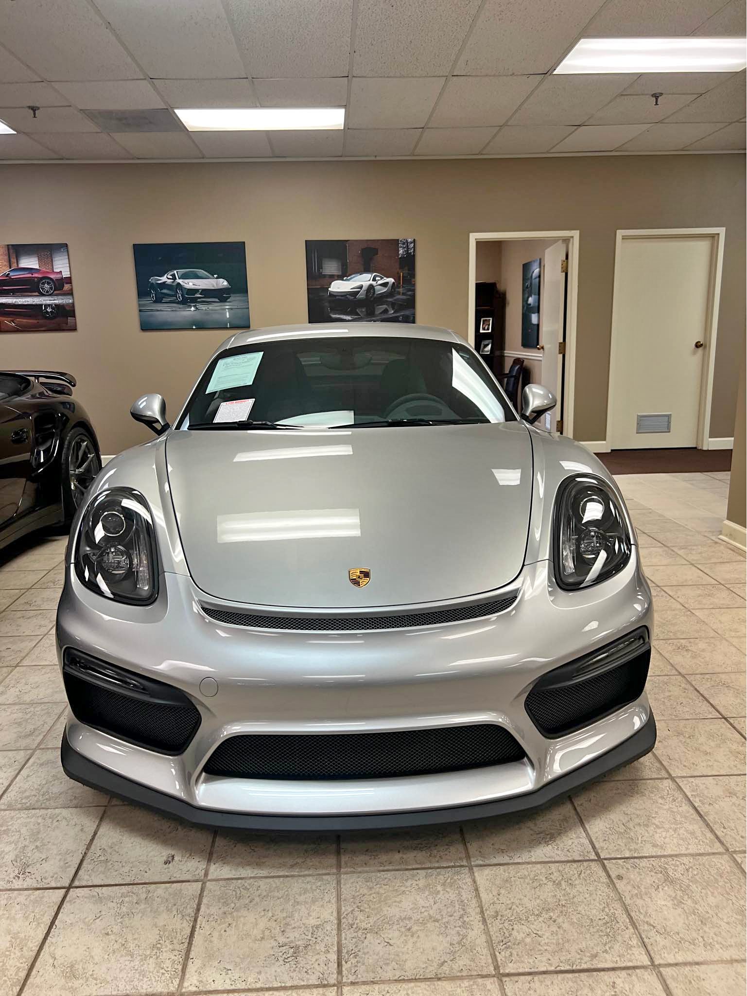 2016 Porsche 981 cayman - GT4 Coupe 2D