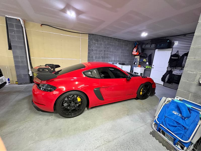 2025 Porsche 718 Cayman - GT4 RS Coupe 2D