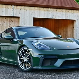 2022 Porsche 718 Cayman GT4
