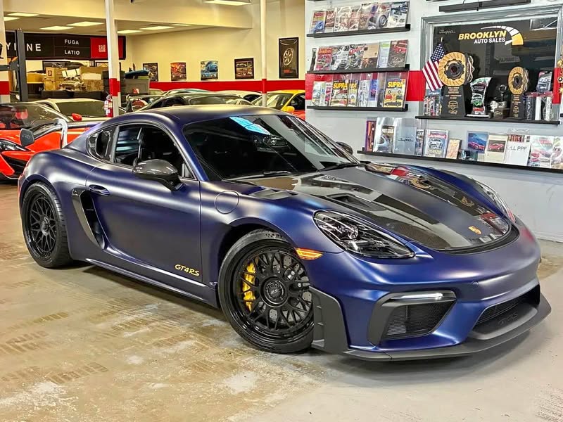 2025 Porsche 718 Cayman - GT4 RS Coupe 2D