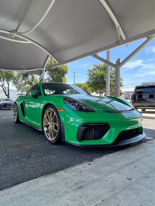 2022 Porsche 718 Cayman - GT4 Coupe 2D