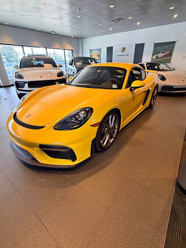 2023 Porsche Cayman GT4