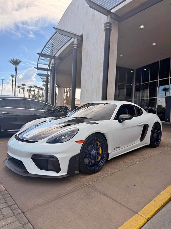 2025 Porsche 718 Cayman - GT4 RS Coupe 2D