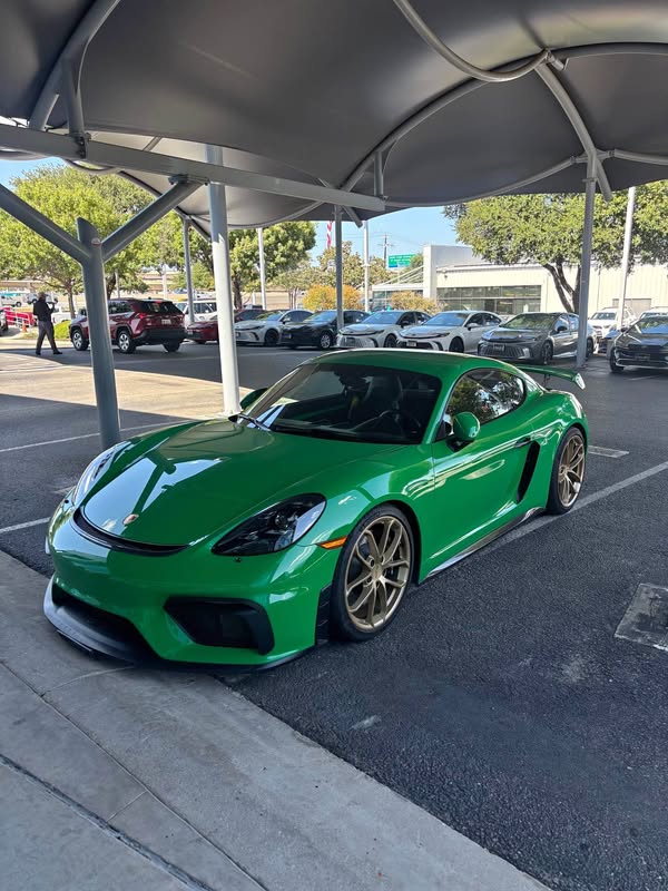2022 Porsche 718 Cayman - GT4 Coupe 2D