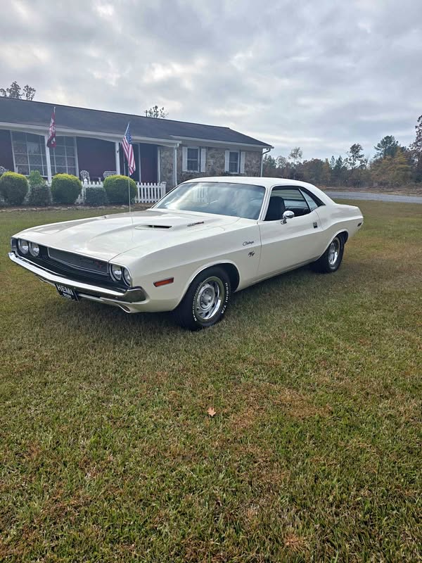 1970 Dodge Challenger - R\/T Classic Coupe 2D