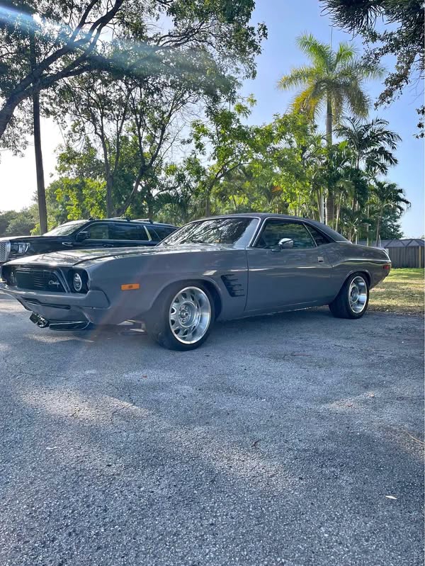 1972 Dodge Challenger - Coupe 2D