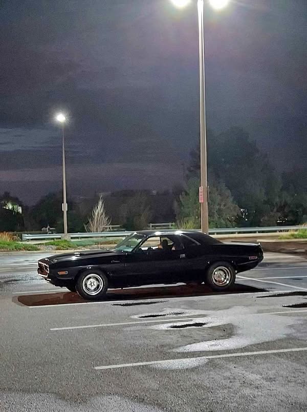 1970 Dodge Challenger - Coupe 2D