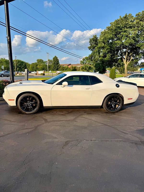 2017 Dodge Challenger - SXT Plus Coupe 2D