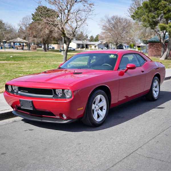 2013 Dodge Challenger SXT Plus - \ud83d\udd25 Payments Available \ud83d\udd25 46k Miles