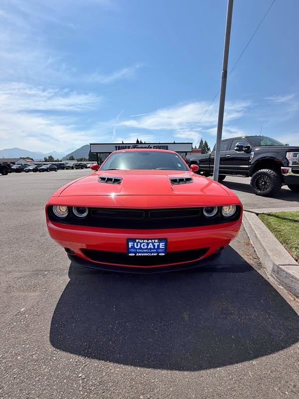 2022 Dodge Challenger - SXT Coupe 2D