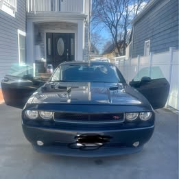 2014 Dodge Challenger R\/T 6 speed manual  5.7 hemi
