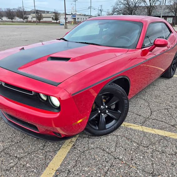 2016 Dodge Challenger - SXT Plus Coupe 2D