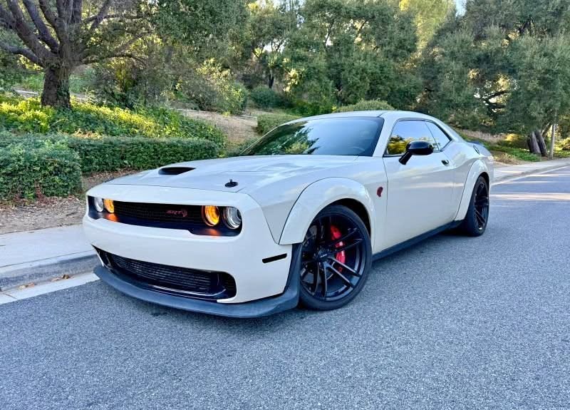 2015 Dodge Challenger SRT Hellcat Coupe 2D
