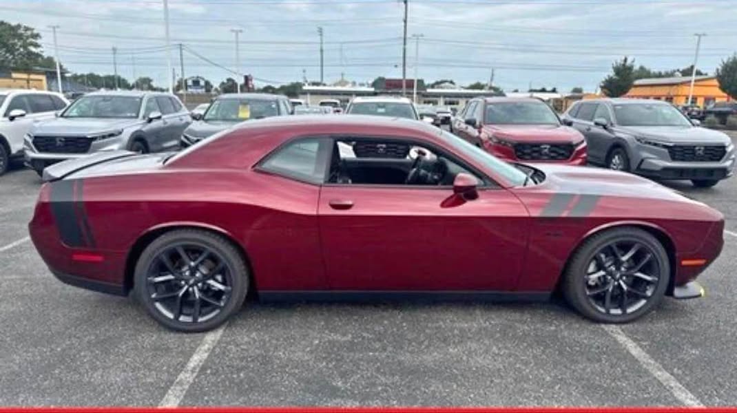 2022 Dodge Challenger - R\/T Coupe 2D
