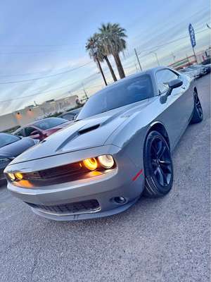 2017 Dodge Challenger - Sxt