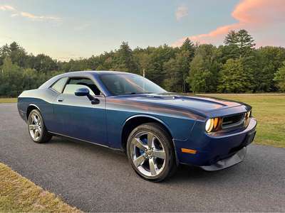2010 DODGE CHALLENGER RT 5.7HEMI AUTO loaded clean alot of recent work - Ready to go has extras trades