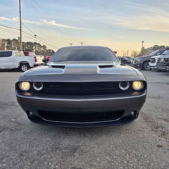 2022 Dodge Challenger - SXT Coupe 2D