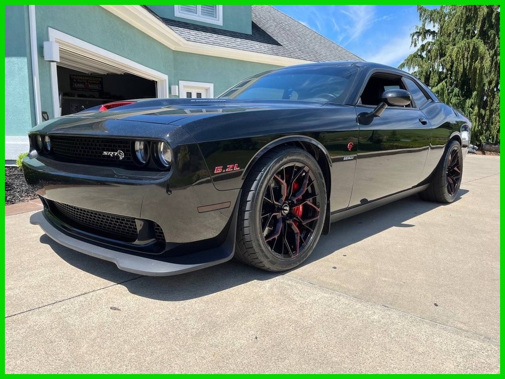2015 Dodge Challenger SRT Hellcat Stock Number 555581 2dr...