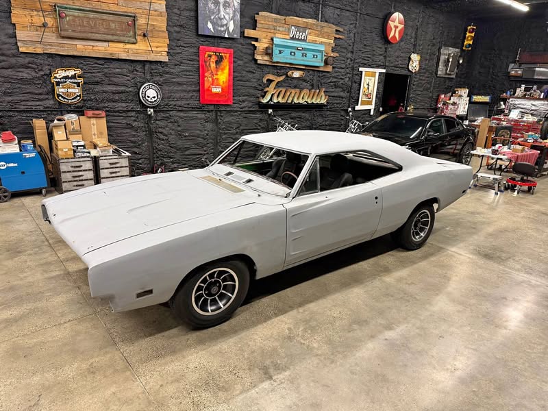 1969 Dodge Charger - 2 door coupe